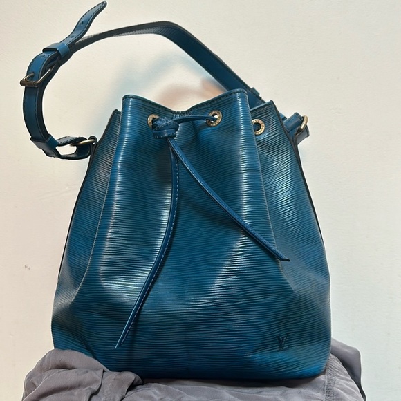 Louis Vuitton Handbags - Louis Vuitton Noé Epi Leather Drawstring Bucket Bag | Blue Teal (wear,touch ups)
